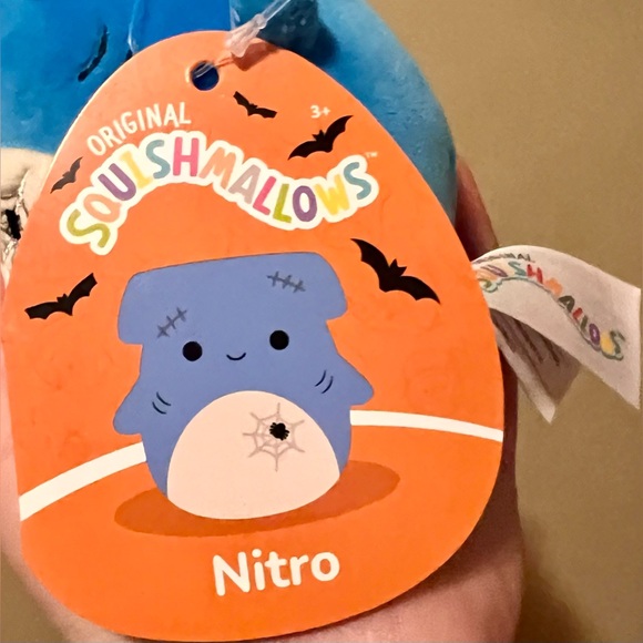 Nitro 4” Hammerhead Halloween Shark - Picture 3 of 3